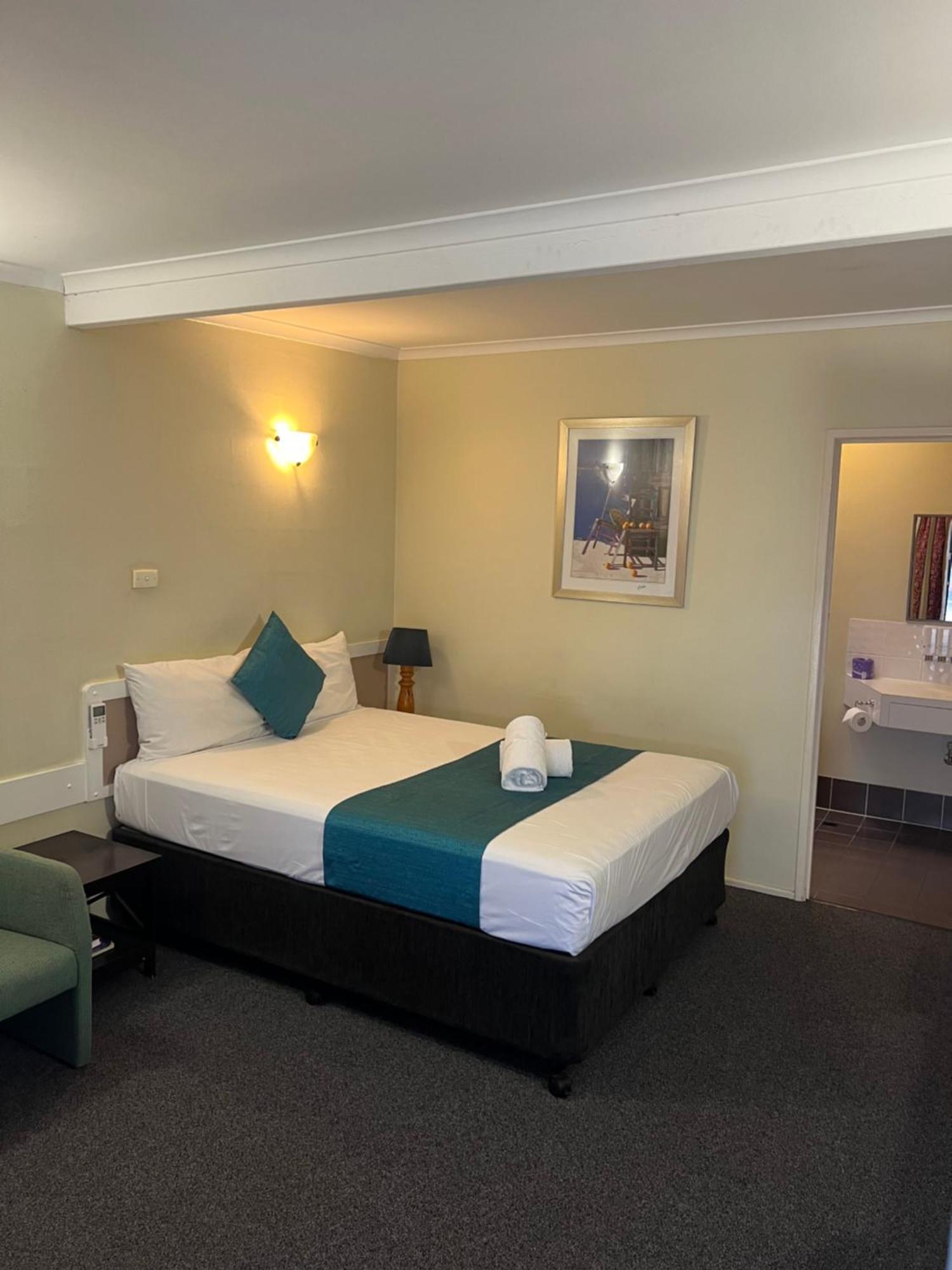Hotel Centre & Steakhouse Restaurant Biloela
