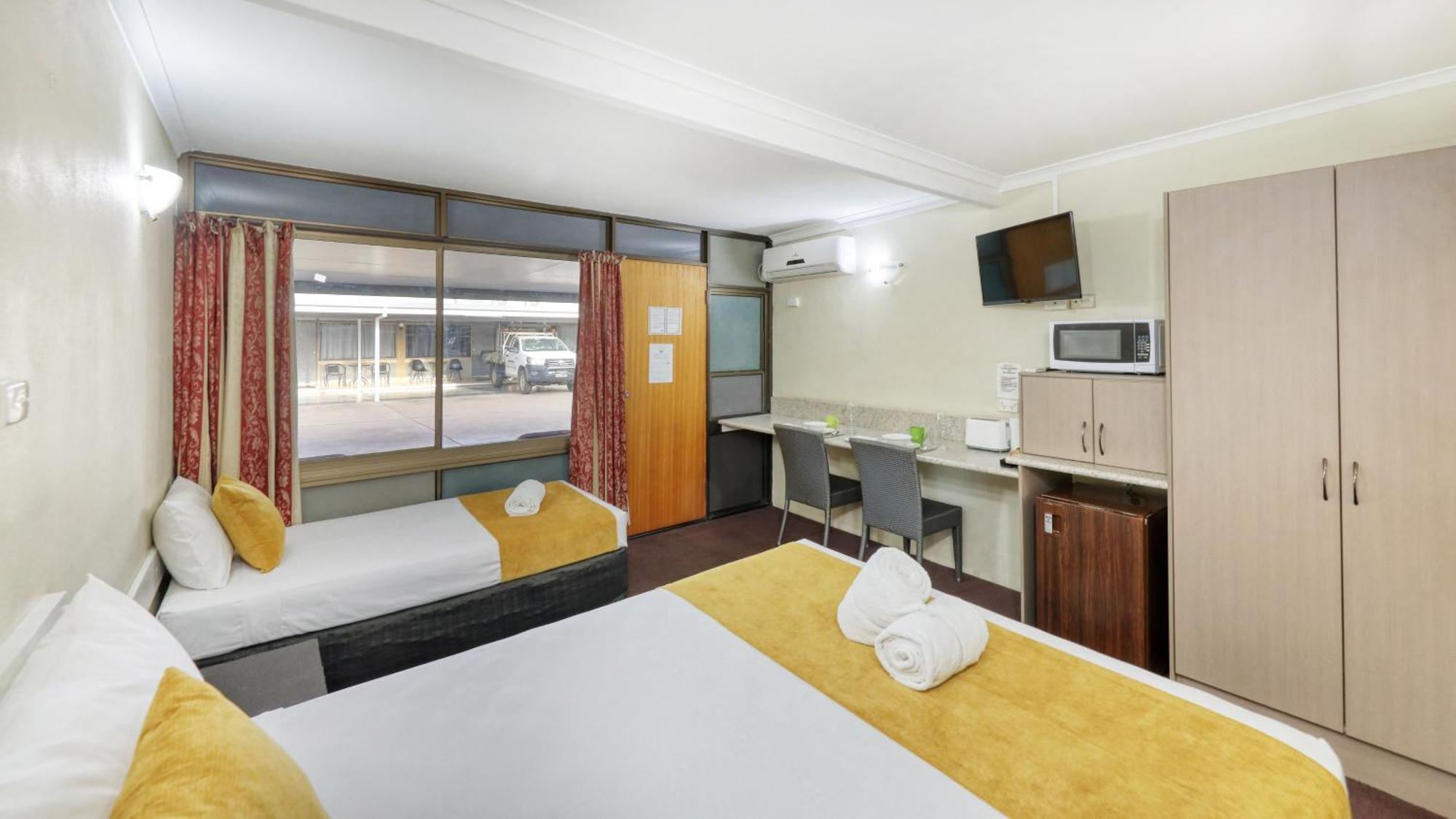 Centre & Steakhouse Restaurant Hotel 3*